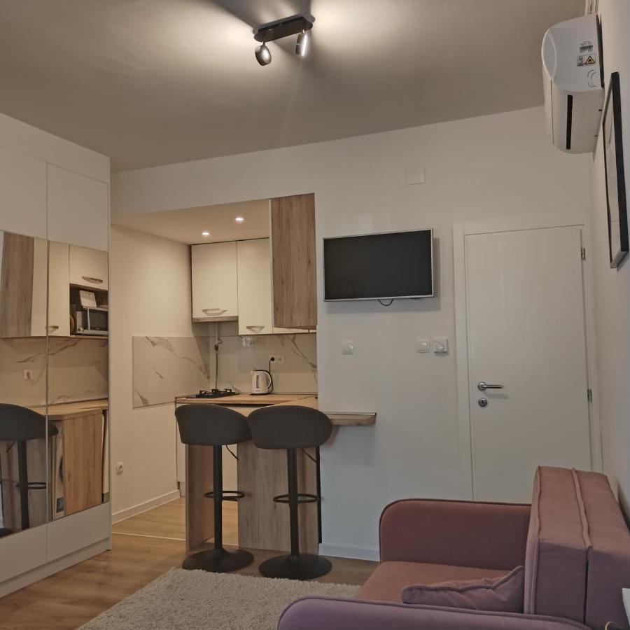 Studio Apartman Oboj Maksimir Self Check In Zagreb Exteriör bild