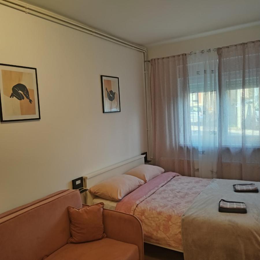 Studio Apartman Oboj Maksimir Self Check In Zagreb Exteriör bild
